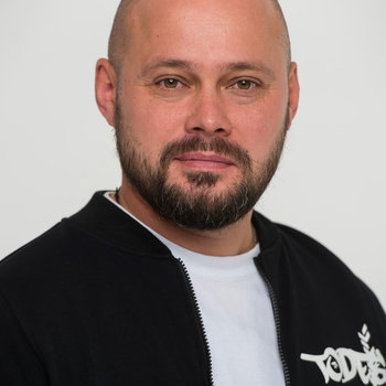 Танцевальная студия TODES – преподаватель Лебедев Тимур Михайлович